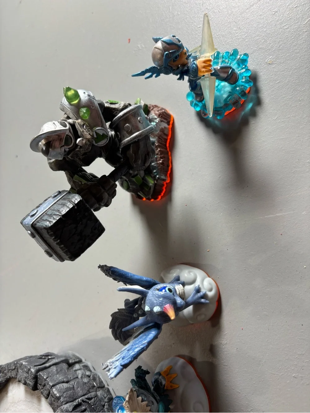 Skylanders Giants PS3 Game Bundle with Gray Portal and Multicolor Figures